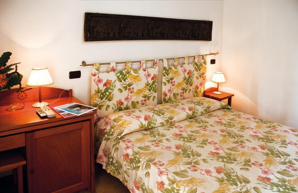 Villaggio Camping Spiaggia Del Riso 빌라시미우스 외부 사진